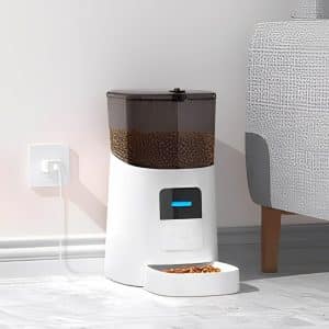 Automatic Wi-Fi Pet Feeder allows you to record your voice and play every time food is scheduled to dispense. Easy and reliable feeding.