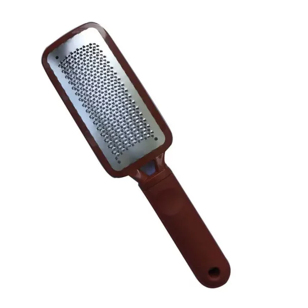 This Foot Callus Filer will thoroughly remove calluses with ease. Soak feet in warm or cold water to soften it.